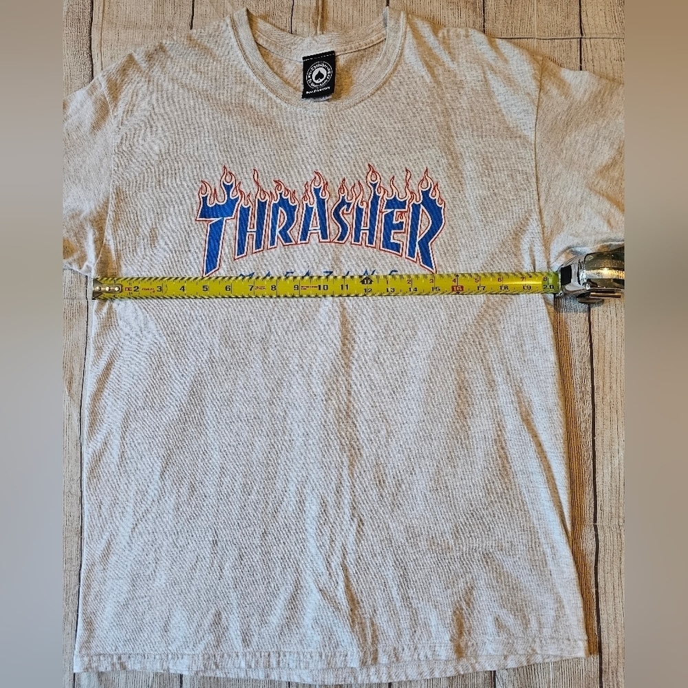 Thrasher Magazine Flames Women's Size Large T-Shirt Short Sleeve Light Gray - Picture 6 of 6